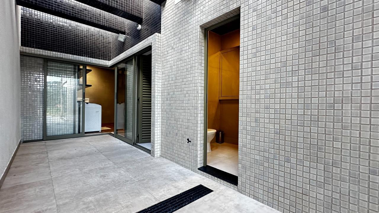 Gallery Slide